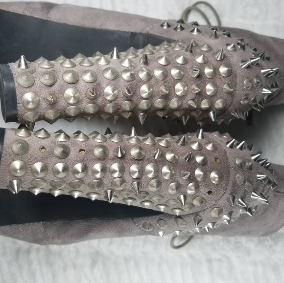 Faux suede grey platform spiked booties - Picture 6 of 9